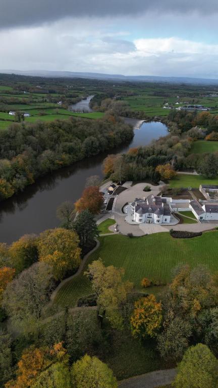 Příroda nedaleko venkovského domu