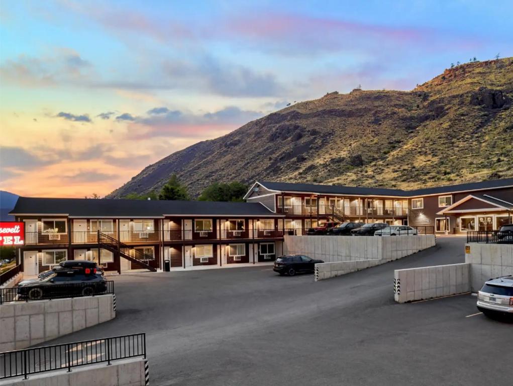 En generel udsigt til bjerge eller udsigt til bjerge taget fra hotellet