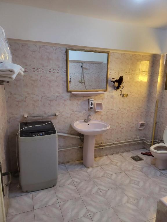 Villas with direct sea views and apartments with partial sea views in Miami, Alexandria, Al Safwa Tower, - 11