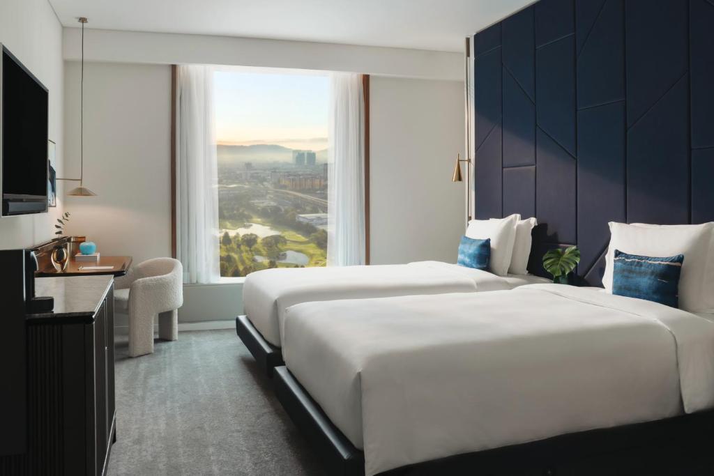 لابی و فضای عمومی Kimpton Naluria Kuala Lumpur by IHG - تصویر ۵