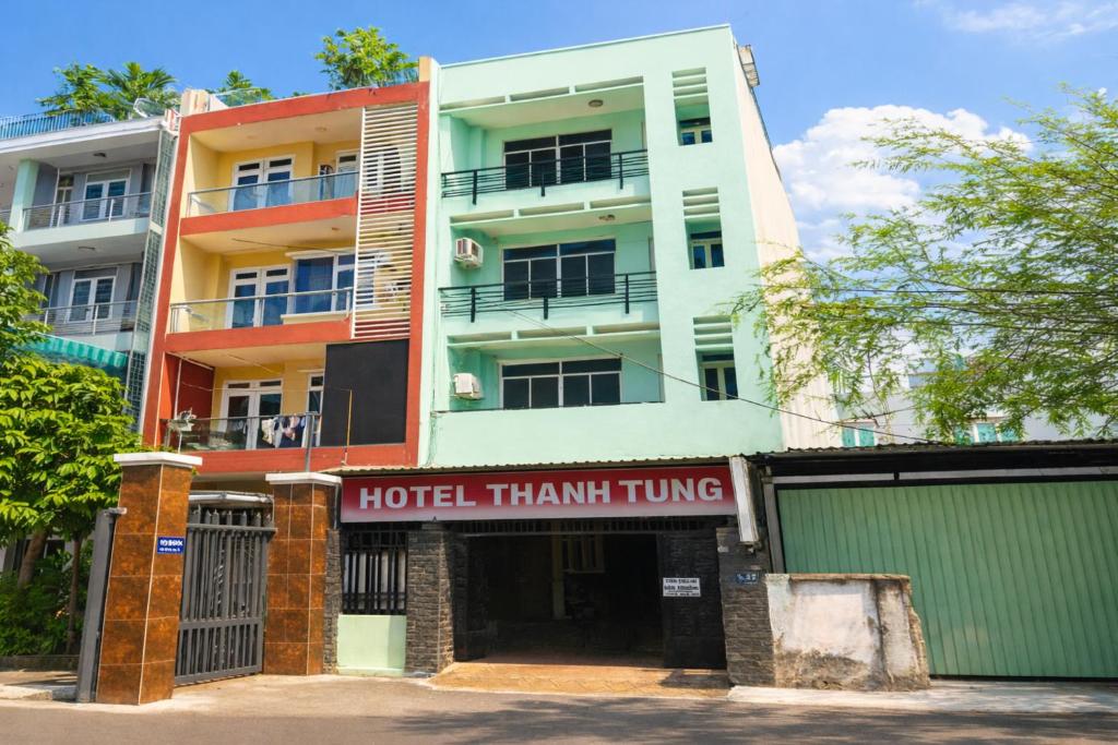 Tòa nhà nơi khách sạn tọa lạc