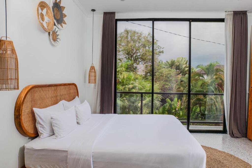 Sunny Village Batu Bolong - 1