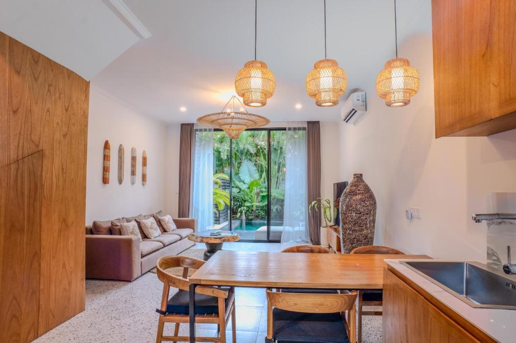 Sunny Village Batu Bolong