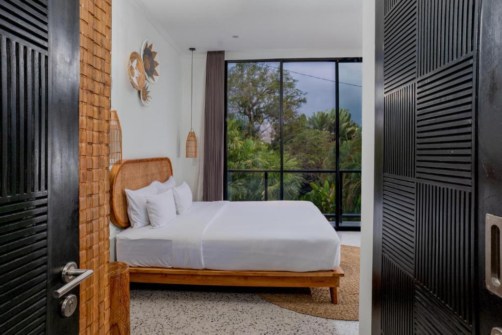 Sunny Village Batu Bolong - 3