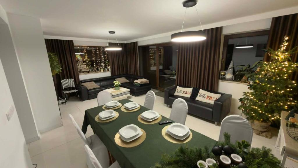 Khu vực ghế ngồi tại Pustelnika Chatka nad Brennicą