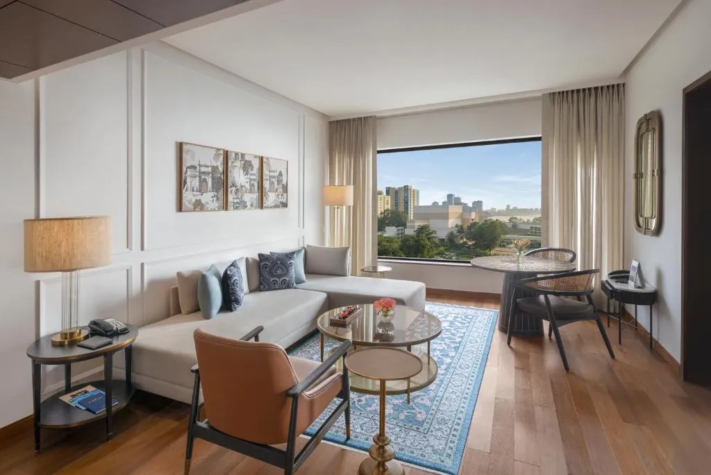 Premier Bay View Suite