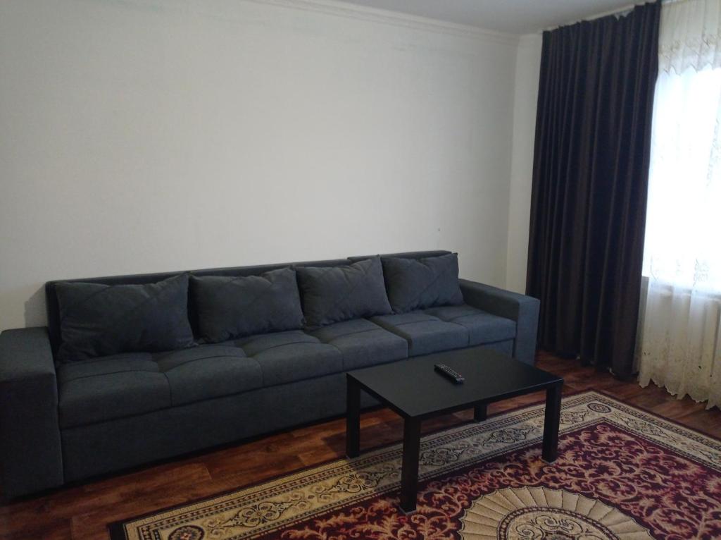 Et opholdsområde på Двухкомнатная квартира