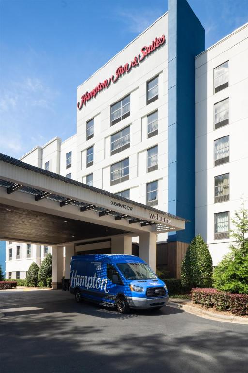 Hampton Inn & Suites Concord-Charlotte - Housity