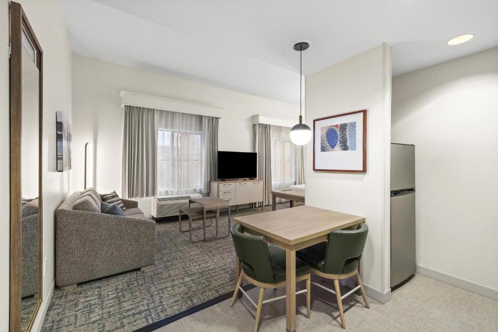 Homewood Suites Lancaster - King Studio Suite - Non-Smoking