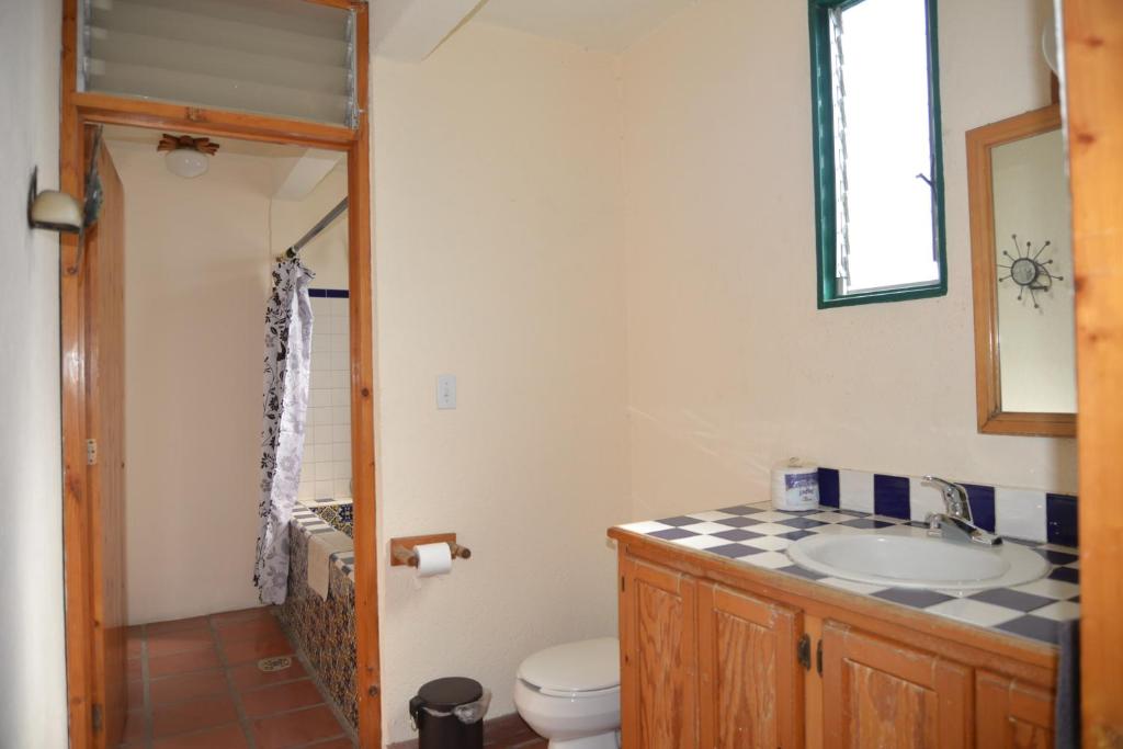 Casabuena B&B - Queen Room 204