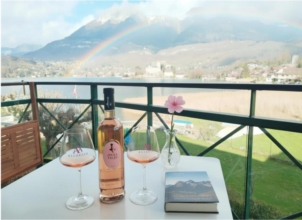 En generel udsigt til bjerge eller udsigt til bjerge taget fra lejligheden