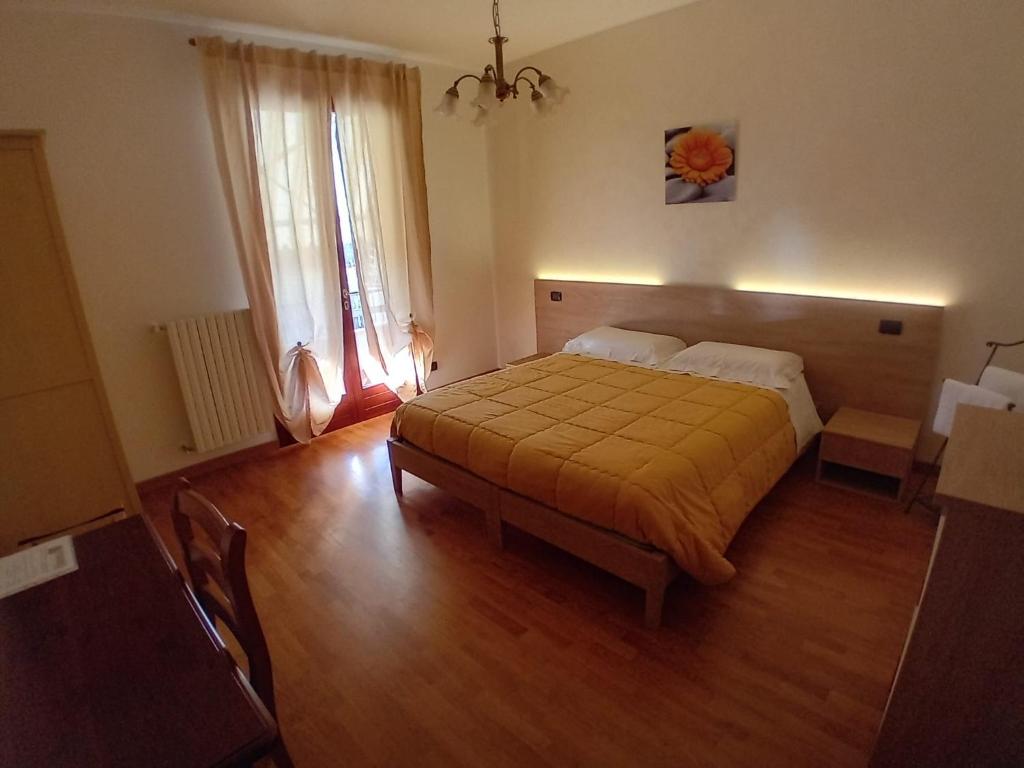 Bed & Breakfast Profumo D'Estate - Driepersoonskamer Met Badkamer