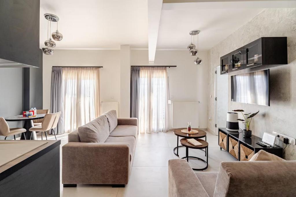 Brand New Apartment with Large Balcony - 1 Min to Metro