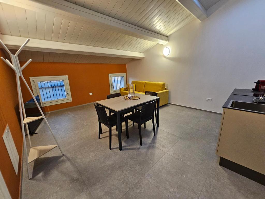 Palazzo Glicine - Deluxe One-Bedroom Apartment With Garden View