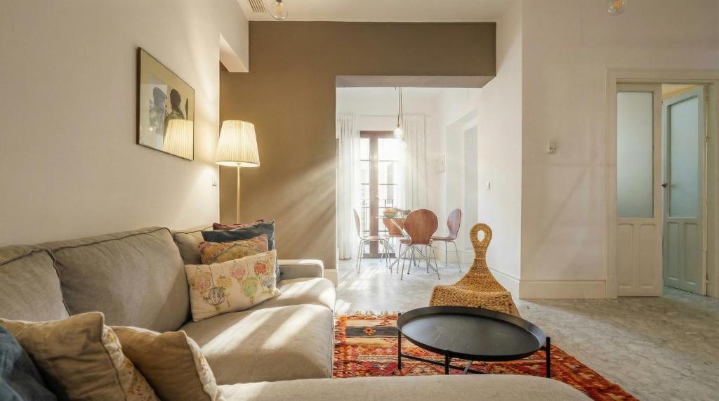 Gorgeous 2-Bed Apt in Seville Center