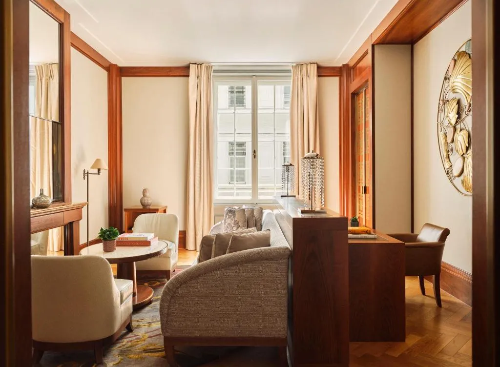 Deluxe Suite