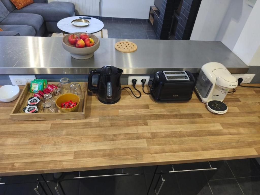 Nhà bếp/bếp nhỏ tại Charmante maison centre village