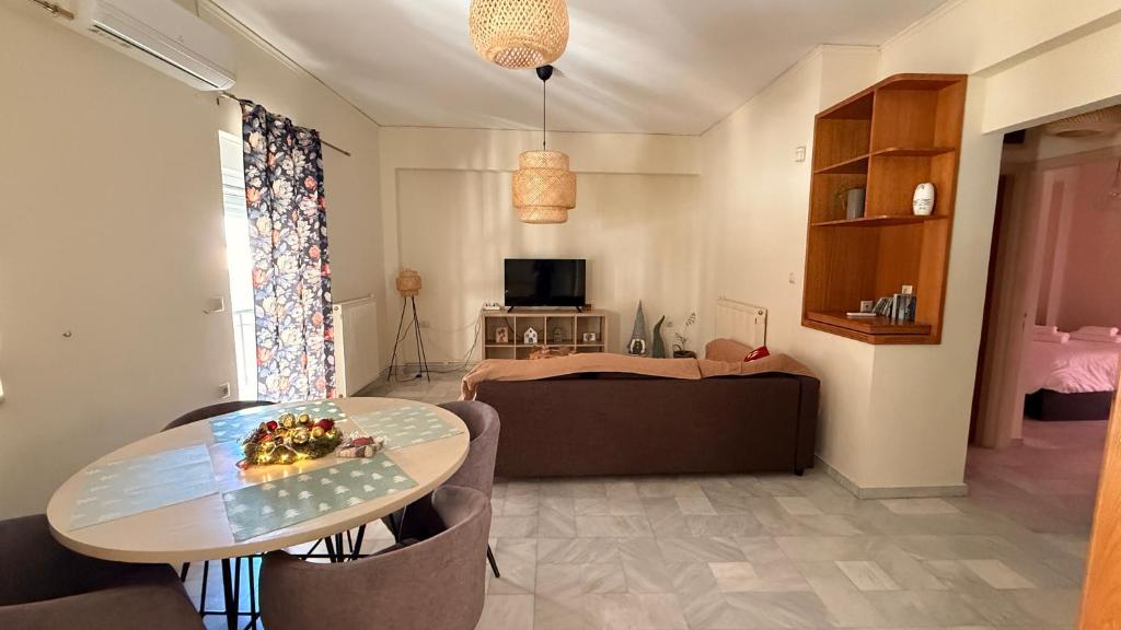 Eirini's apt