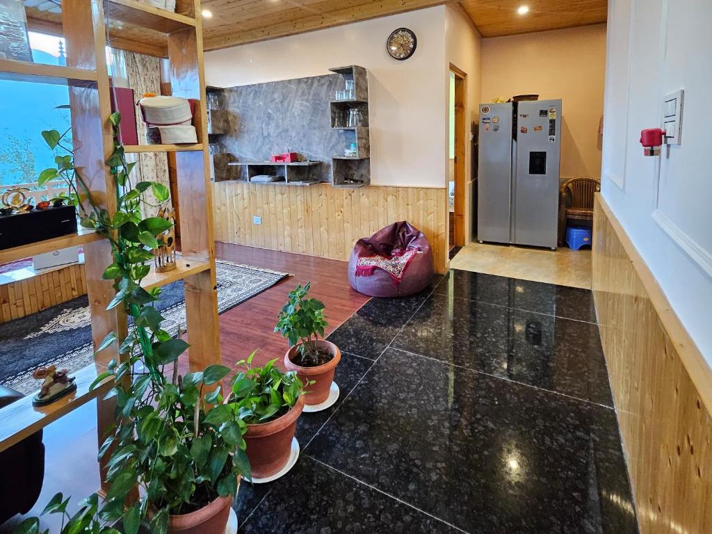 Nhà bếp/bếp nhỏ tại Kullu Heights - Bijli Mahadev