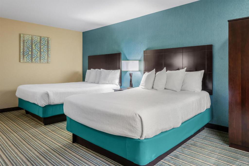 Best Western Long Beach Inn photo