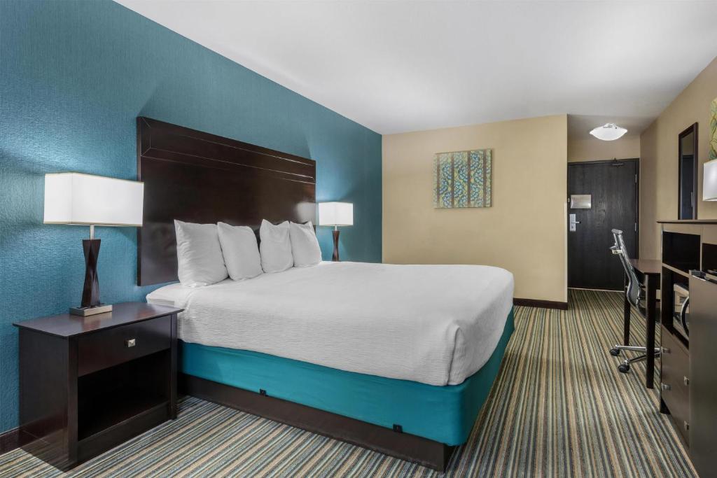 Best Western Long Beach Inn photo