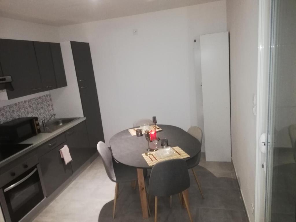 Gallery image of Love room la Cabalove in Quissac