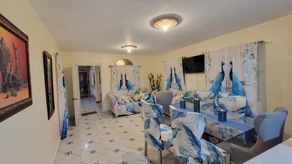 TV a/nebo společenská místnost v ubytování Descansa sin prisas a minutos del Aeropuerto