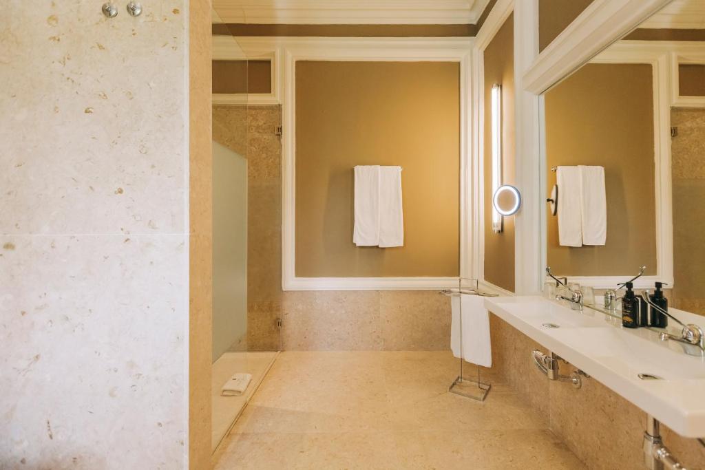 Hotel photo 30
