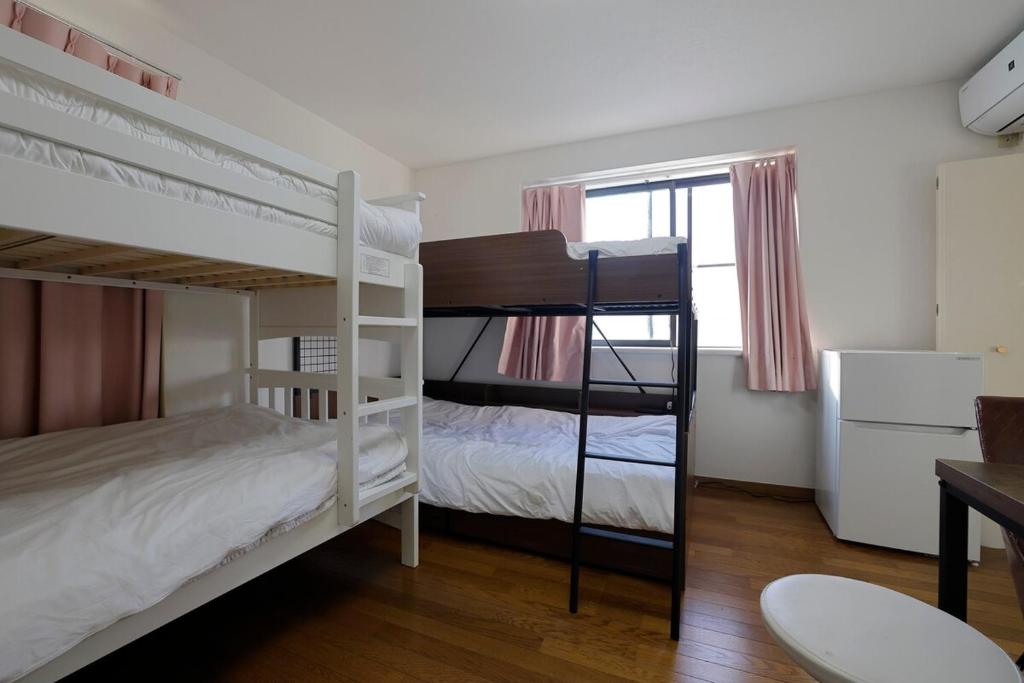 Tokyo My Home Private Family and Friends Room for 5 Guests Shinjuku