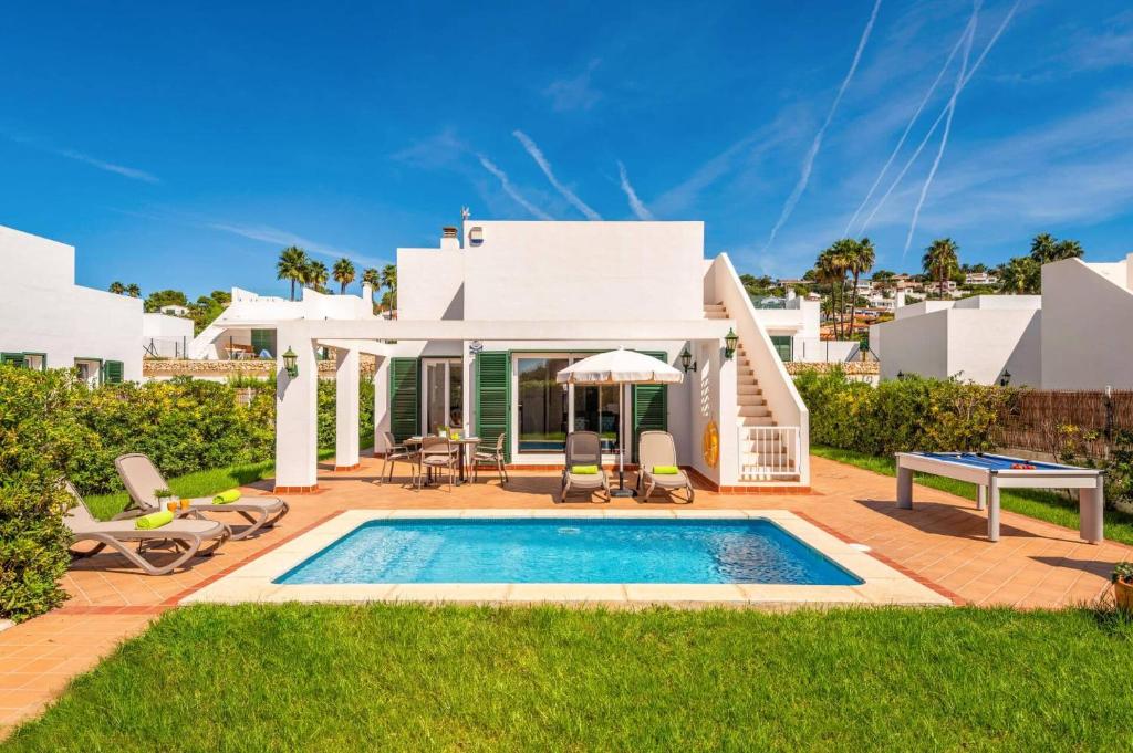 Swimmingpoolen hos eller tæt på Villa Torrenova by Villa Plus