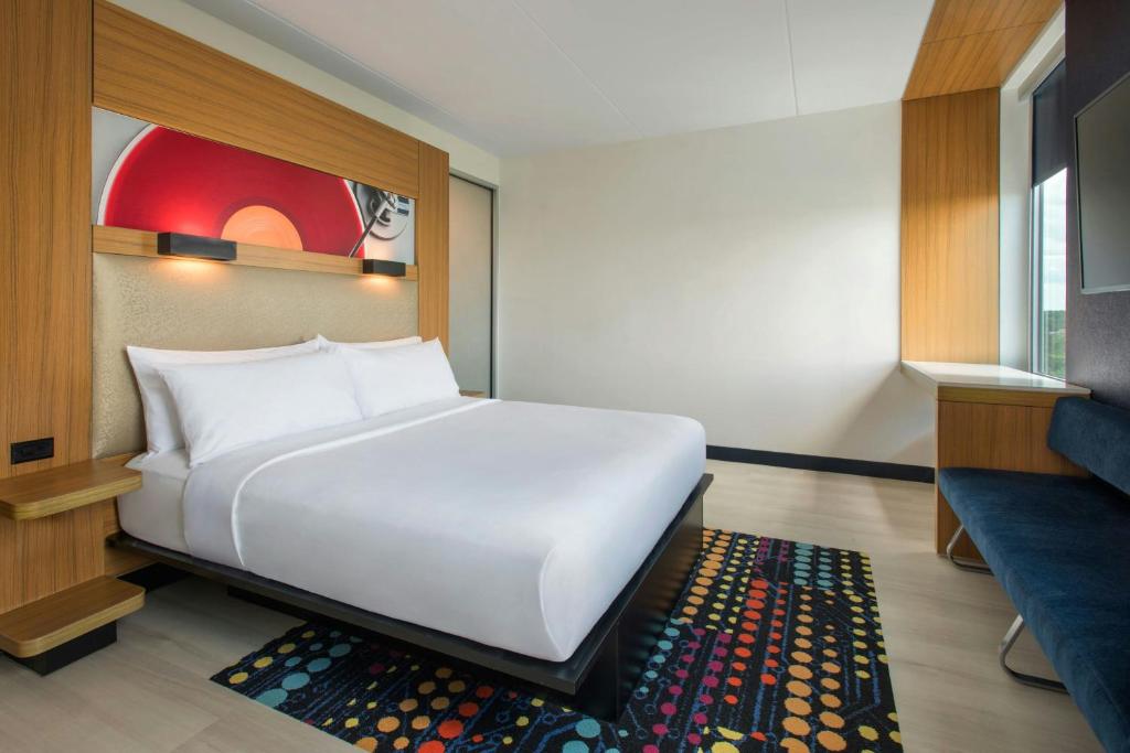 Aloft Mount Laurel - 