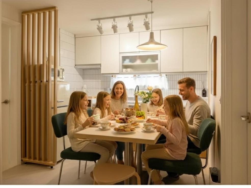 Hosté ubytování Special Offer,3 minutes to Airport Bus, 3 Bedrooms, 4 Beds, Accommodates up to 7 Guests, Near Hongje Waterfall