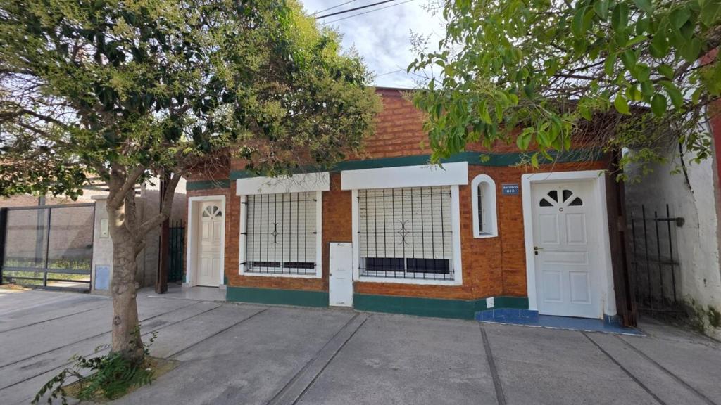 Cabaña centrica con camas individuales a 100m de la ruta