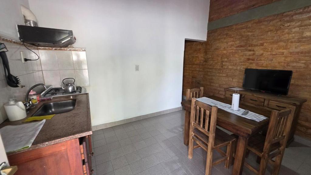 Cabaña centrica con camas individuales a 100m de la ruta