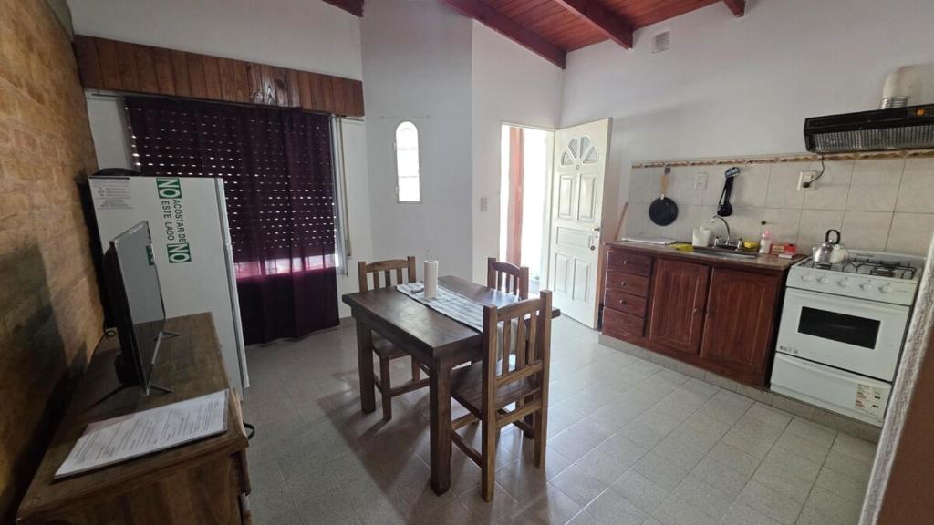 Cabaña centrica con camas individuales a 100m de la ruta