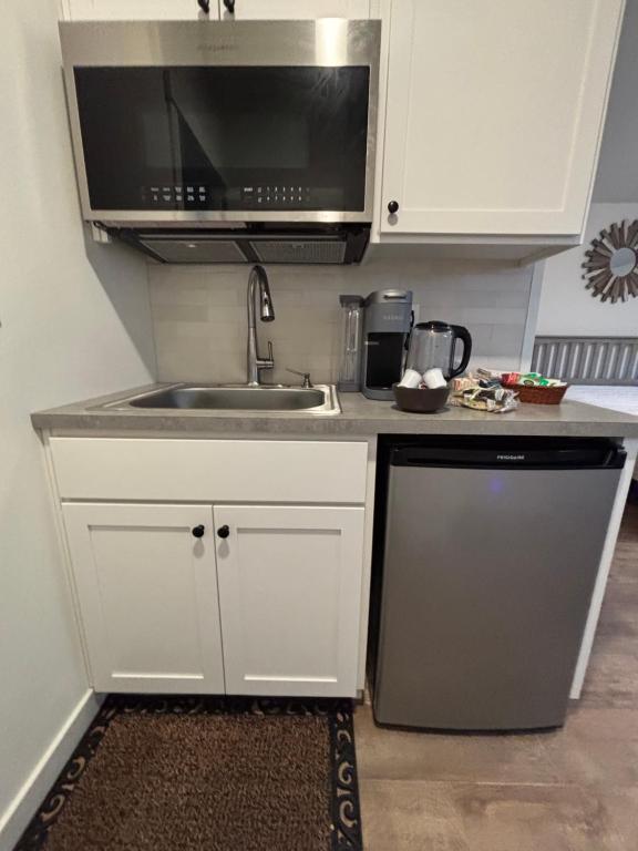 Køkken eller tekøkken på Home at Kingwood in Forest Grove