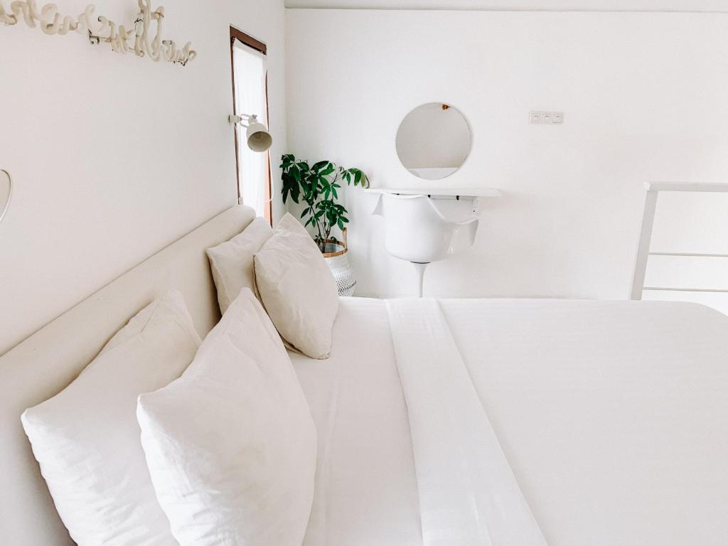 Happy Together By Kresna Hospitality - 1