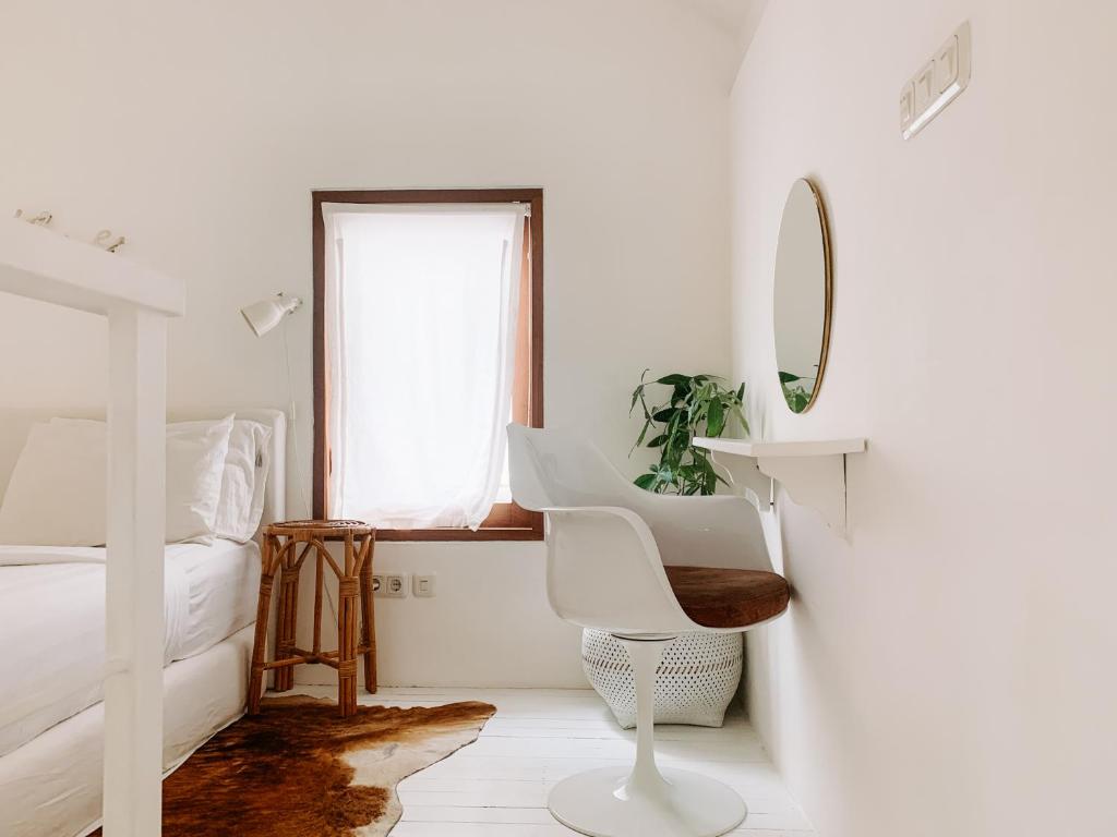 Happy Together By Kresna Hospitality - 12