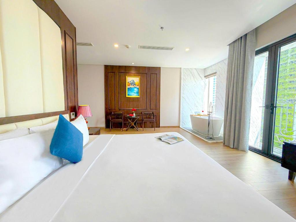 Special Offer - King Room with Sea View