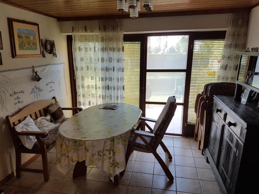 A kitchen or kitchenette at Ferienhaus Christian