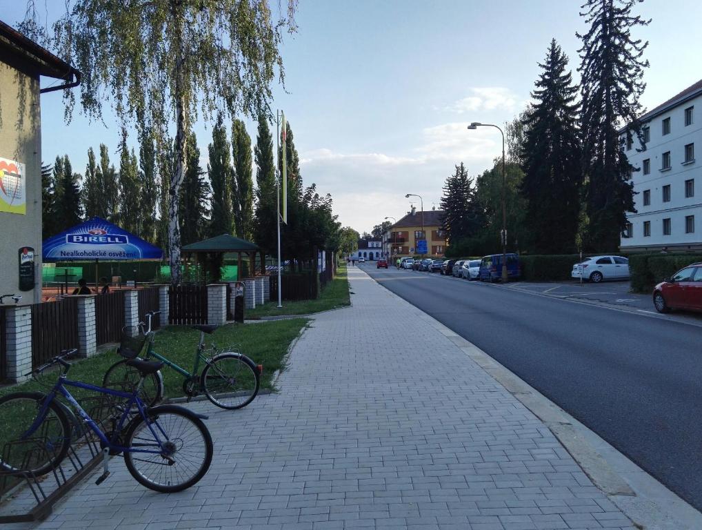 Jízda na kole v ubytování Penzion Tenis nebo okolí