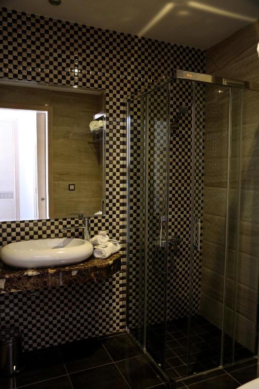 Vannituba majutusasutuses Hotel A44