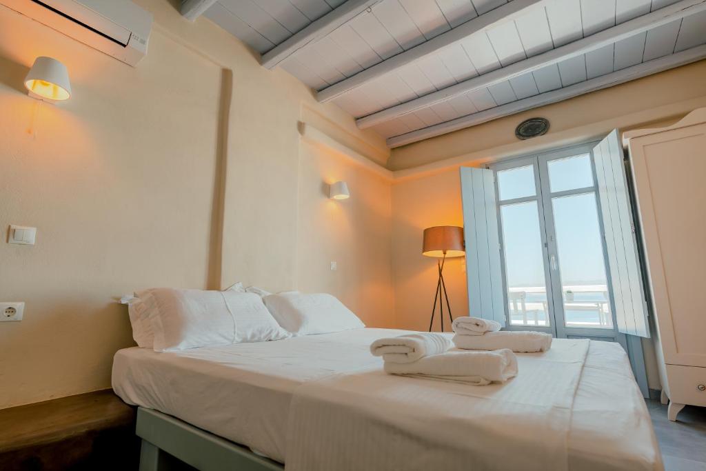 En eller flere senge i et værelse på Makares