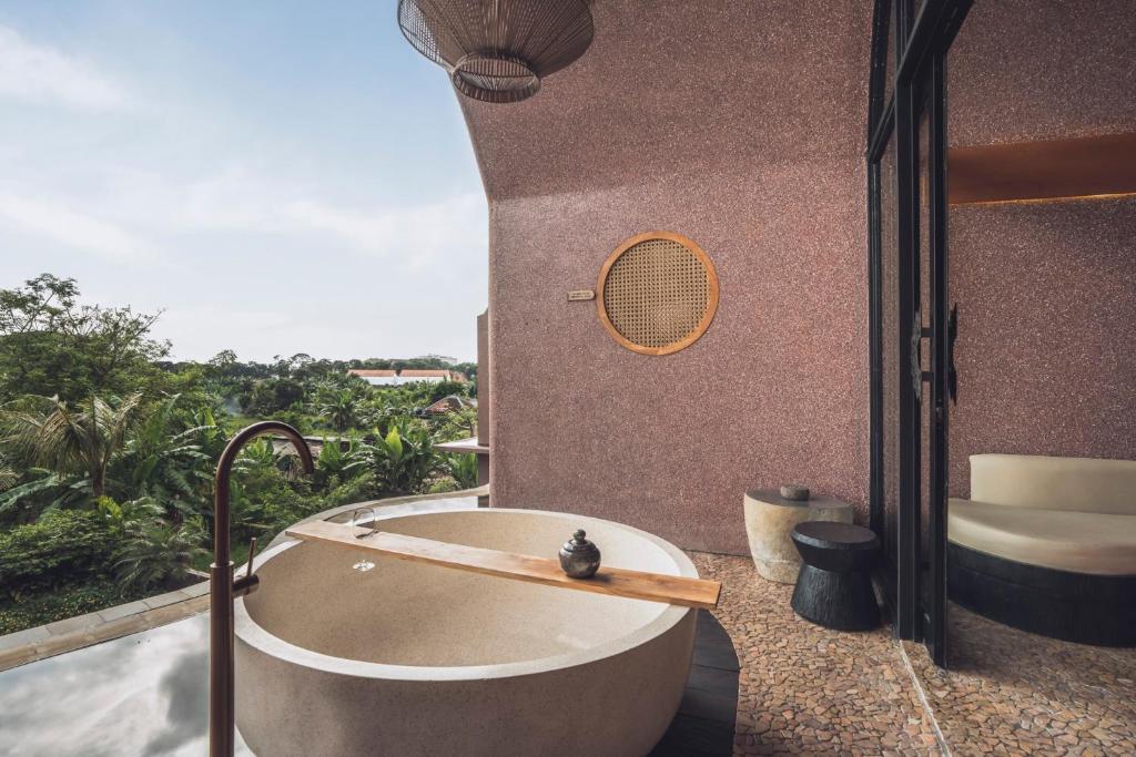 Seascape Resort & Spa Sanur by Ini Vie Hospitality - 12