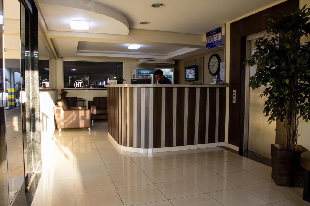  Hotel Tropical