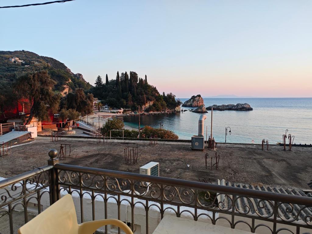 Avlonitis Rooms - 10