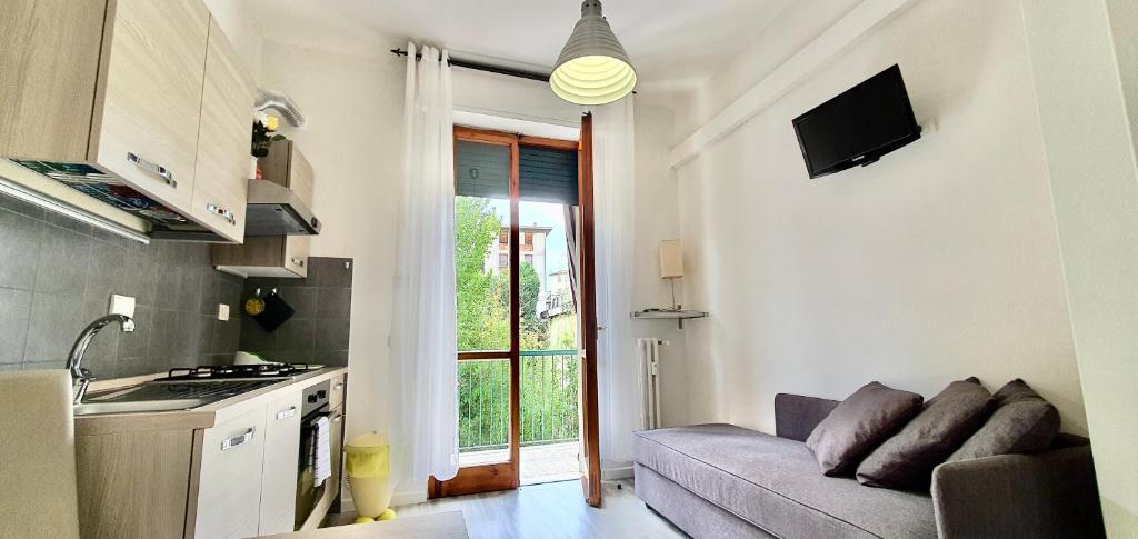 Il Giglio Guest House - Single Room With Shared Shower And Toilet