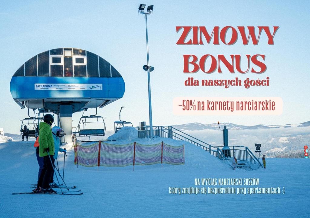 Een poster voor een skigebied met een persoon in een skilift. bij Apartamenty na Soszowie, Wisła - widokowe miejsce z Balią & Prywatną Sauną, obok stoku narciarskiego i Bike Parku, dla max 16 osób in Wisła