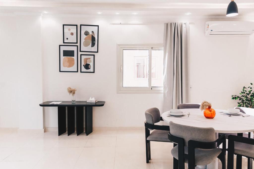 VIOLA by Elegant Hospitality - near Waterway Mall - 11