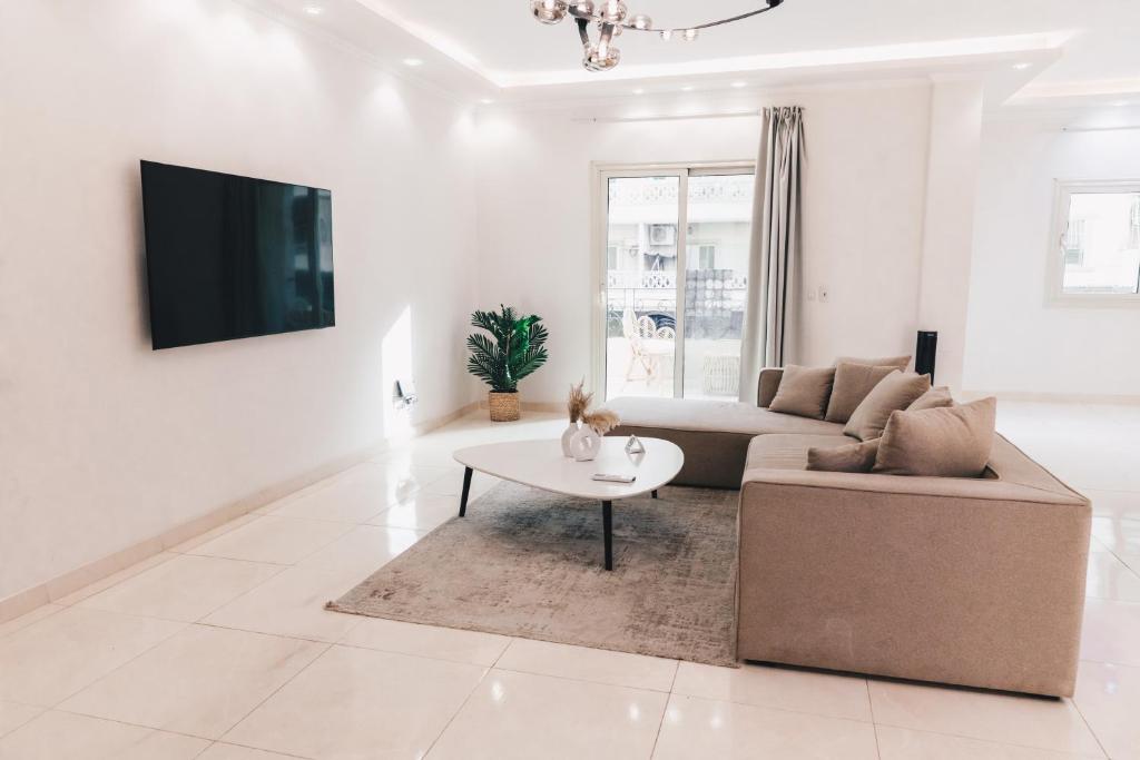 VIOLA by Elegant Hospitality - near Waterway Mall - 2